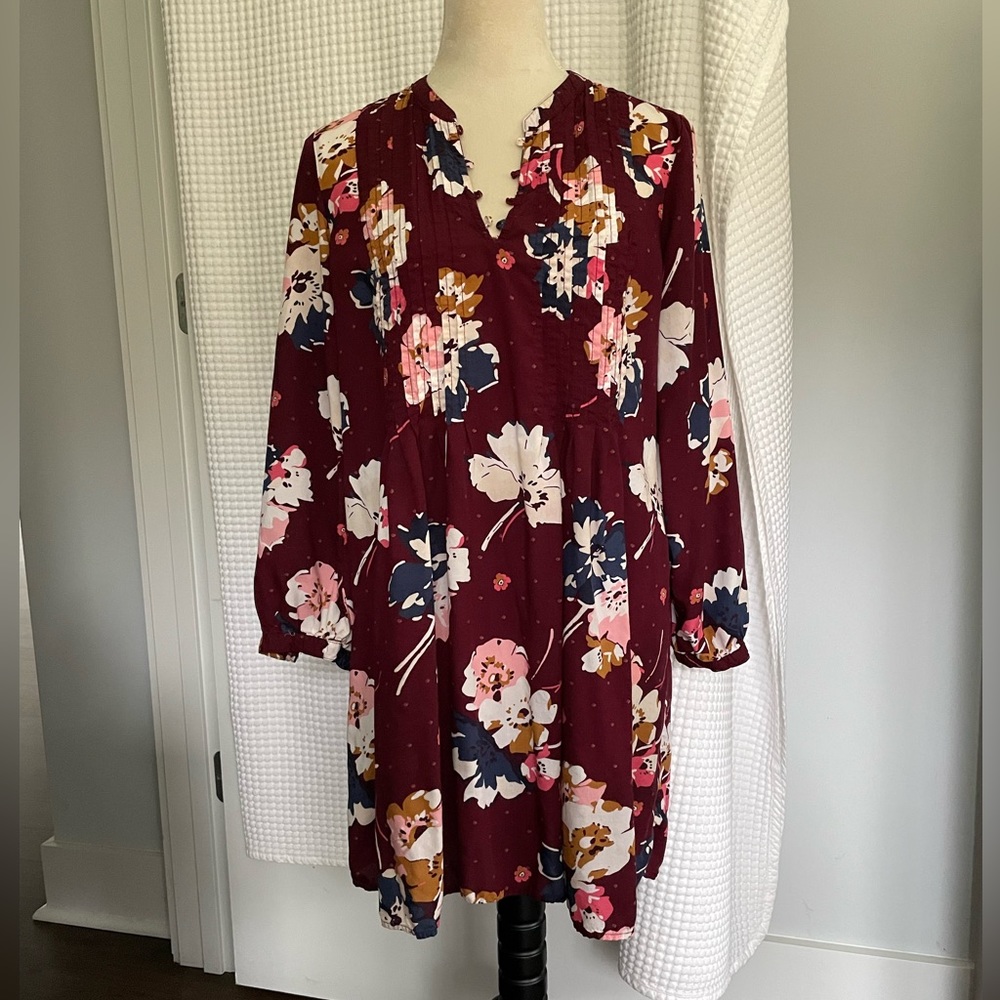 OLD NAVY Maroon floral shirt dress. Size M.